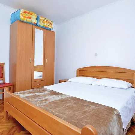 דירה Two-bedroom With Sea View In ספליט