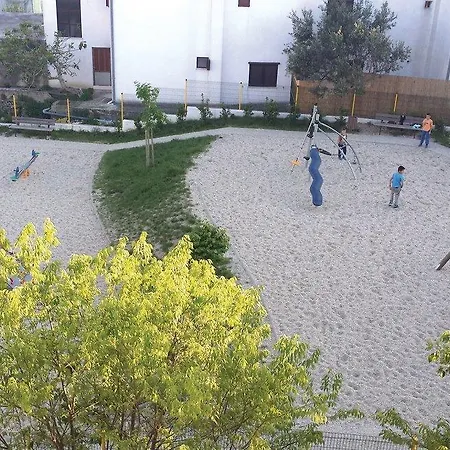 Two-bedroom With Sea View In Lägenhet *