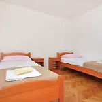 Two-Bedroom Apartment With Sea View In Split Apartment *