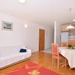 Apartment Two-Bedroom Apartment With Sea View In Split