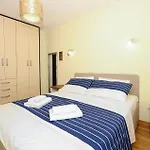 Apartment Two-Bedroom Apartment With Sea View In Split
