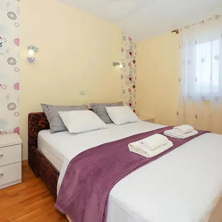 Apartment Two-Bedroom Apartment With Sea View In Split Split