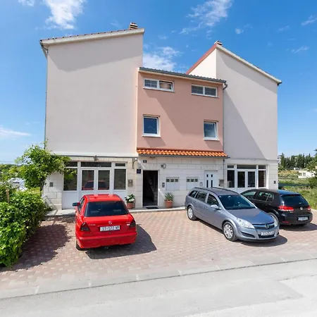 Two-Bedroom Apartment With Sea View In Split Apartment